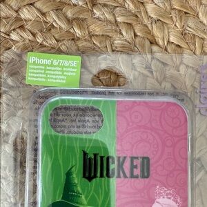 iPhone 6/7/8/SE Case - Green and Pink